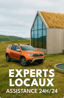 SUV Dacia Duster orange garé à côté d'une cabane moderne au toit végétalisé dans la campagne islandaise, promouvant la location de voitures locale avec assistance 24h/24 de Cars Iceland.