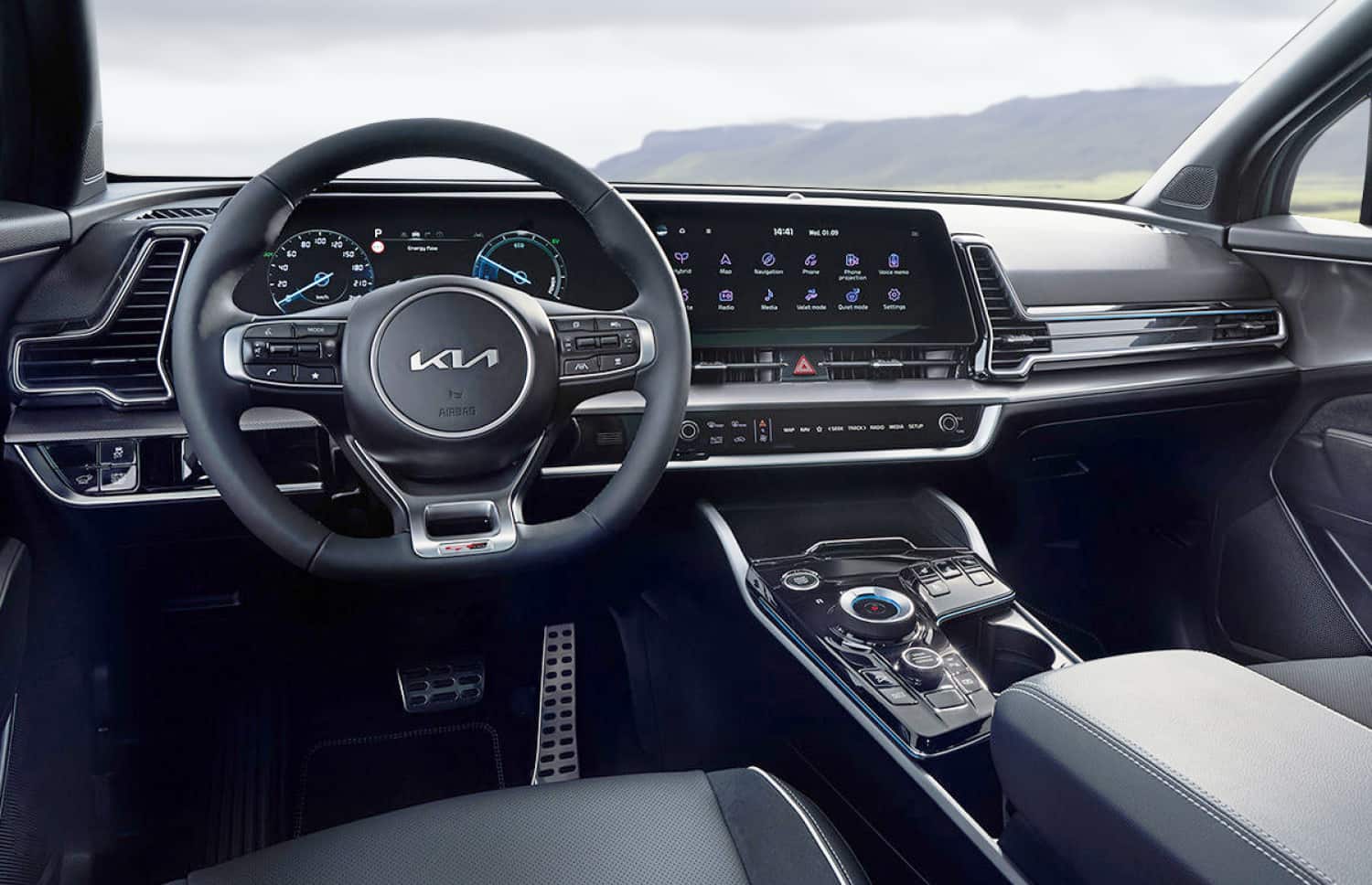 Kia Sportage. Un véhicule de location spacieux en Islande, conçu pour affronter les conditions météorologiques islandaises et rouler confortablement sur les routes en gravier, avec suffisamment d’espace pour les passagers et les bagages.