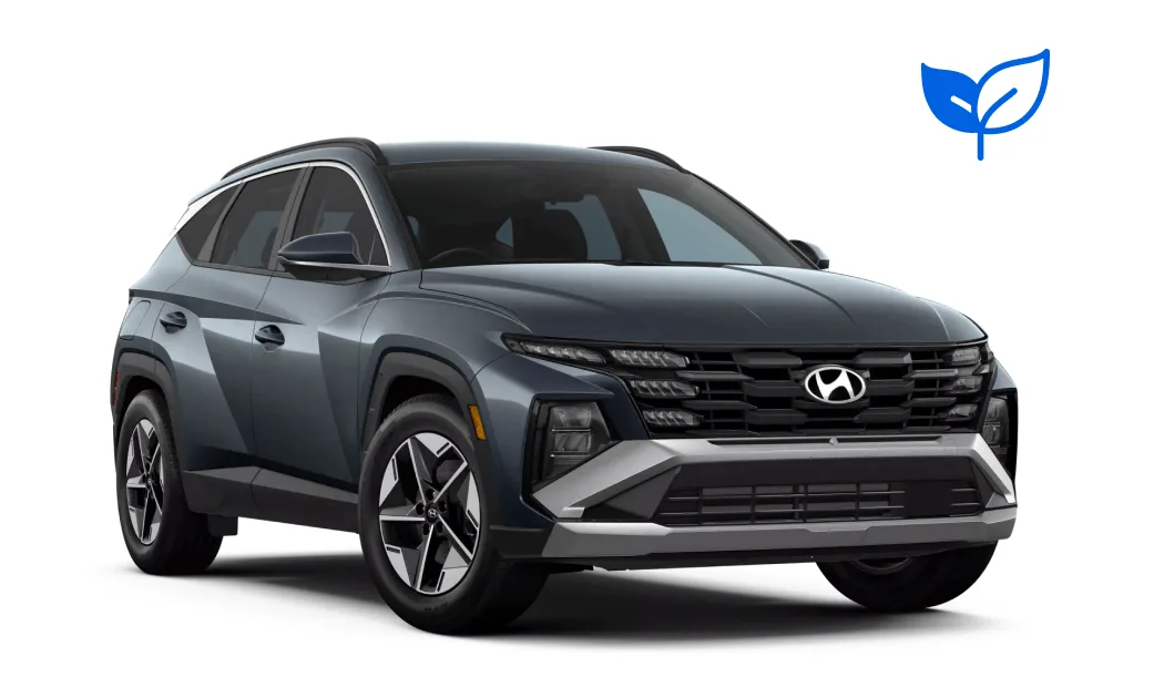 Hyundai Tucson. Un véhicule de location spacieux en Islande, conçu pour affronter les conditions météorologiques islandaises et rouler confortablement sur les routes en gravier, avec suffisamment d’espace pour les passagers et les bagages.